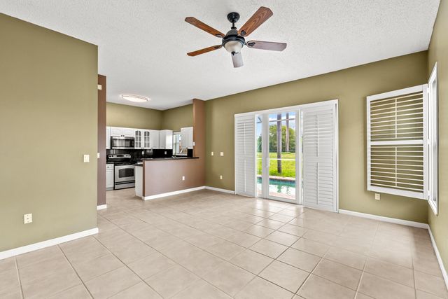 376 E Royal Cove Circle, Davie, FL 33325