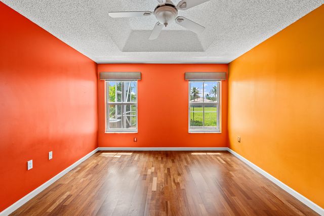 376 E Royal Cove Circle, Davie, FL 33325