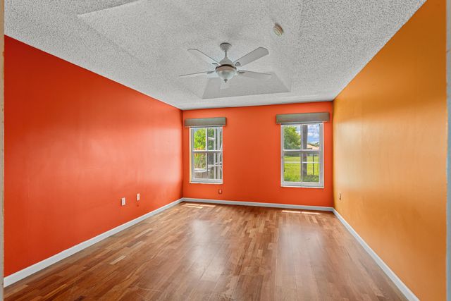 376 E Royal Cove Circle, Davie, FL 33325