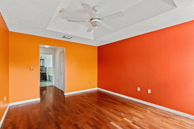 376 E Royal Cove Circle, Davie, FL 33325