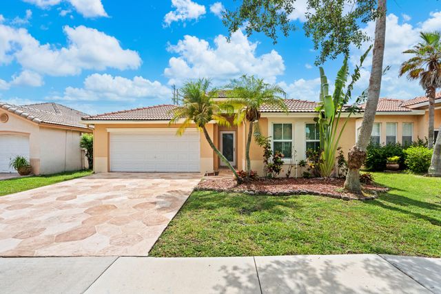 376 E Royal Cove Circle, Davie, FL 33325