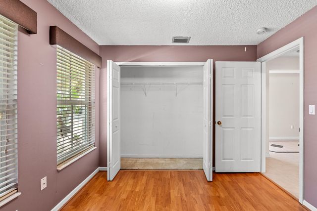 376 E Royal Cove Circle, Davie, FL 33325