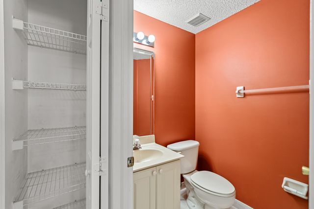376 E Royal Cove Circle, Davie, FL 33325