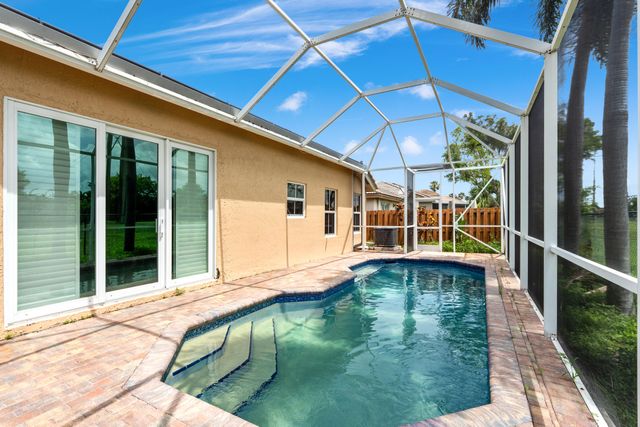 376 E Royal Cove Circle, Davie, FL 33325