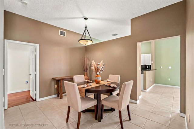 376 E Royal Cove Circle, Davie, FL 33325