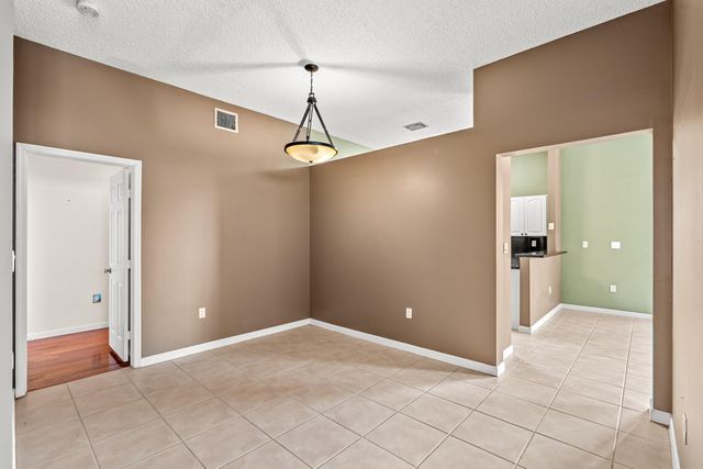 376 E Royal Cove Circle, Davie, FL 33325