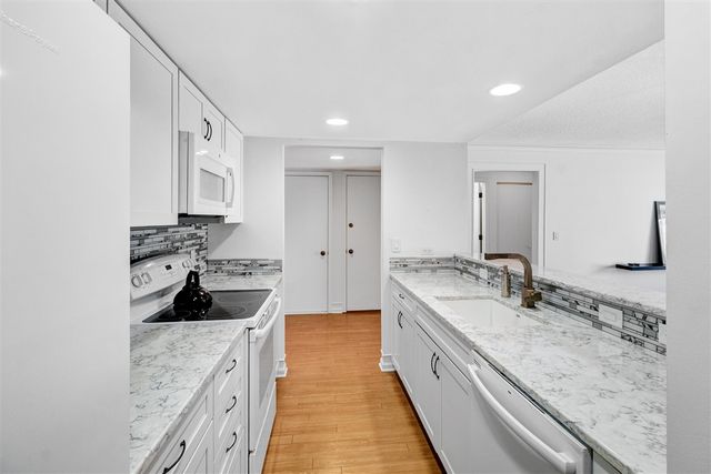 814 York Avenue, Holland, MI 49423