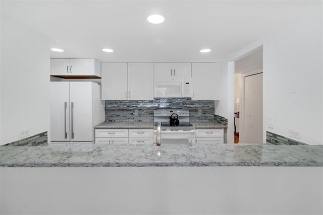 814 York Avenue, Holland, MI 49423