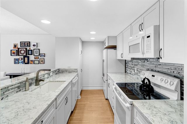 814 York Avenue, Holland, MI 49423