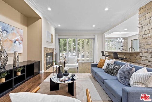 4848 Wilshire Boulevard 102, Los Angeles, CA 90010