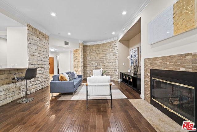 4848 Wilshire Boulevard 102, Los Angeles, CA 90010