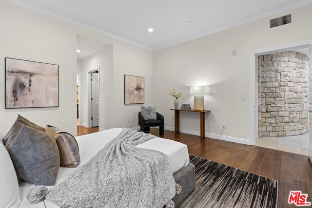 4848 Wilshire Boulevard 102, Los Angeles, CA 90010