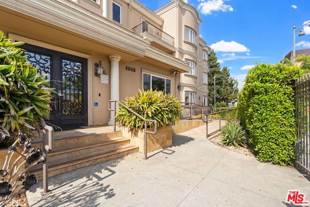 4848 Wilshire Boulevard 102, Los Angeles, CA 90010