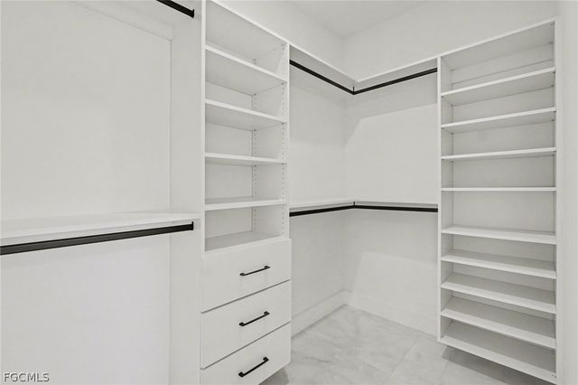 369 Woodburn DR, Lehigh Acres, FL 33972