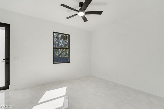 369 Woodburn DR, Lehigh Acres, FL 33972