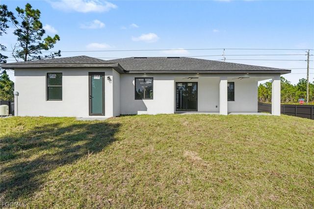 369 Woodburn DR, Lehigh Acres, FL 33972