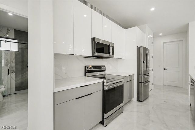 369 Woodburn DR, Lehigh Acres, FL 33972