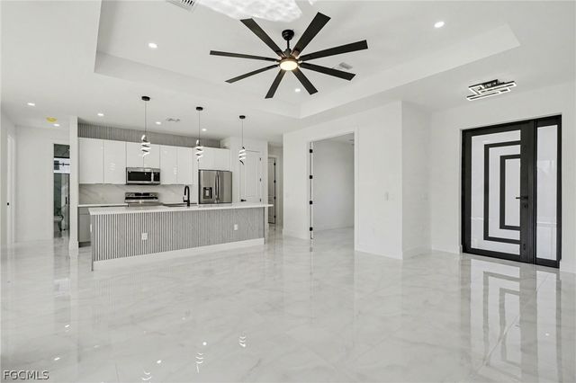 369 Woodburn DR, Lehigh Acres, FL 33972