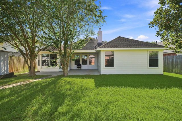 318 Magnolia Estates Drive, League City, TX 77573