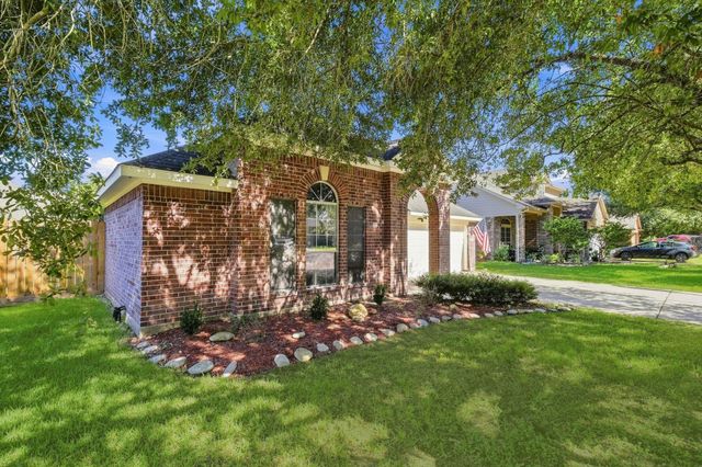 318 Magnolia Estates Drive, League City, TX 77573
