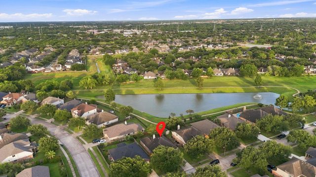318 Magnolia Estates Drive, League City, TX 77573