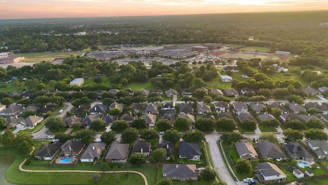 318 Magnolia Estates Drive, League City, TX 77573