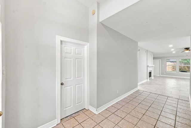 318 Magnolia Estates Drive, League City, TX 77573