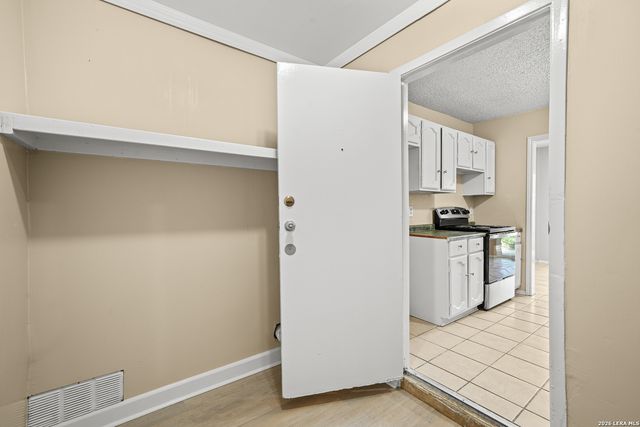 5019 Stockman, San Antonio, TX 78247