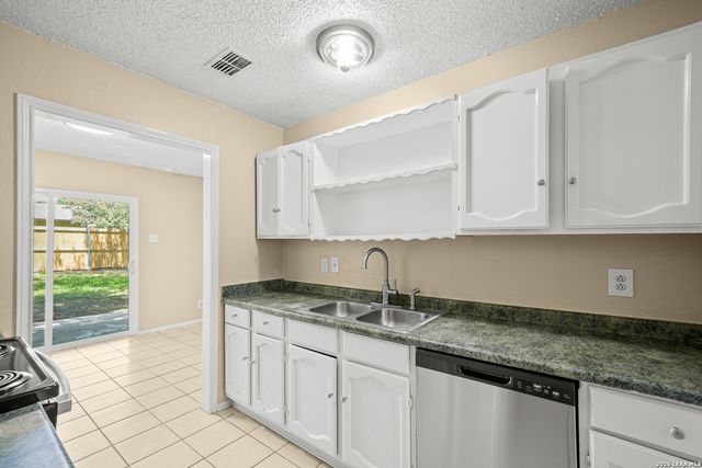 5019 Stockman, San Antonio, TX 78247