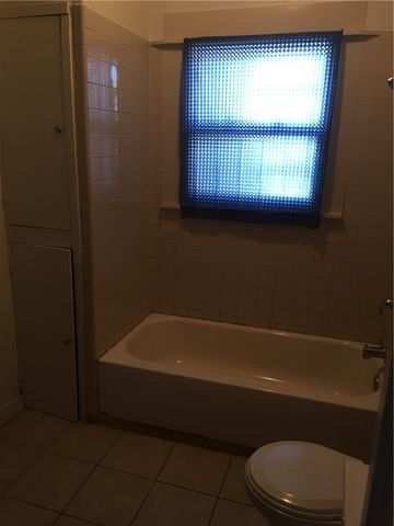 813 W 8th Street 3, Dallas, TX 75208