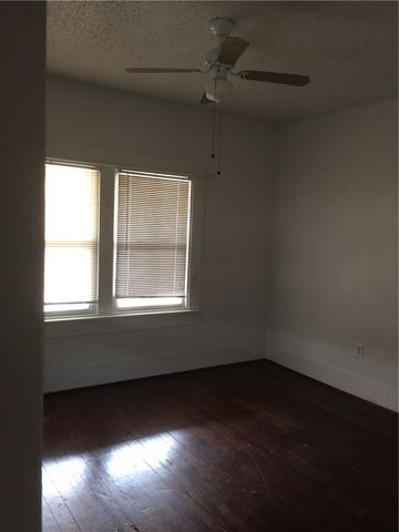 813 W 8th Street 3, Dallas, TX 75208