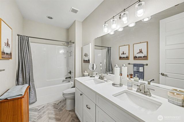 9779 Prospect Place, Gig Harbor, WA 98332