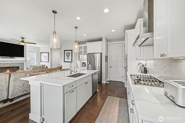 9779 Prospect Place, Gig Harbor, WA 98332
