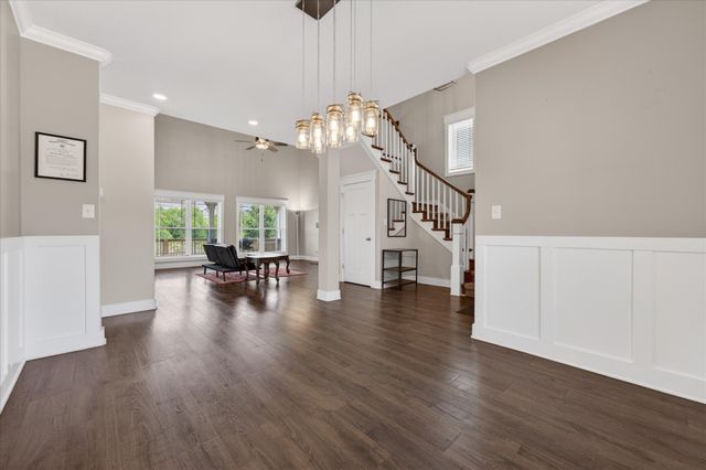 325 Piedmont Pl, Clarksville, TN 37043