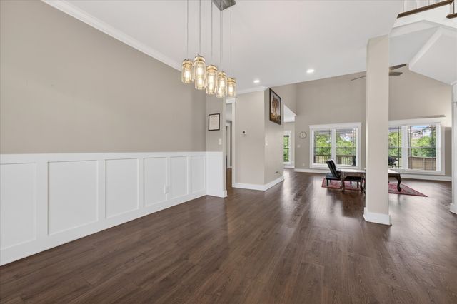 325 Piedmont Pl, Clarksville, TN 37043