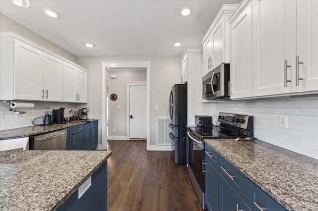 325 Piedmont Pl, Clarksville, TN 37043