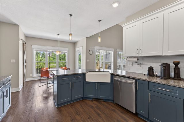 325 Piedmont Pl, Clarksville, TN 37043