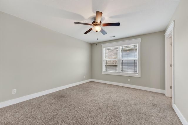 325 Piedmont Pl, Clarksville, TN 37043