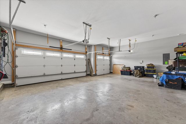 325 Piedmont Pl, Clarksville, TN 37043