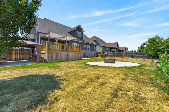 325 Piedmont Pl, Clarksville, TN 37043