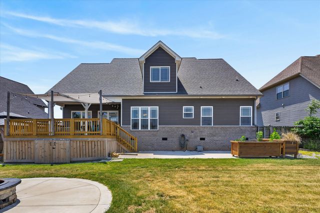 325 Piedmont Pl, Clarksville, TN 37043