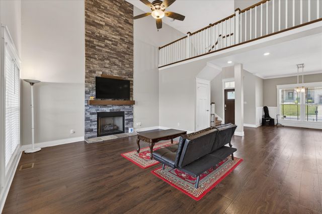 325 Piedmont Pl, Clarksville, TN 37043