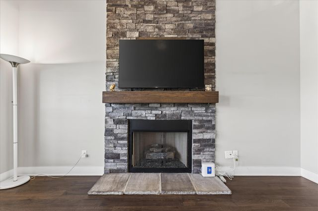 325 Piedmont Pl, Clarksville, TN 37043