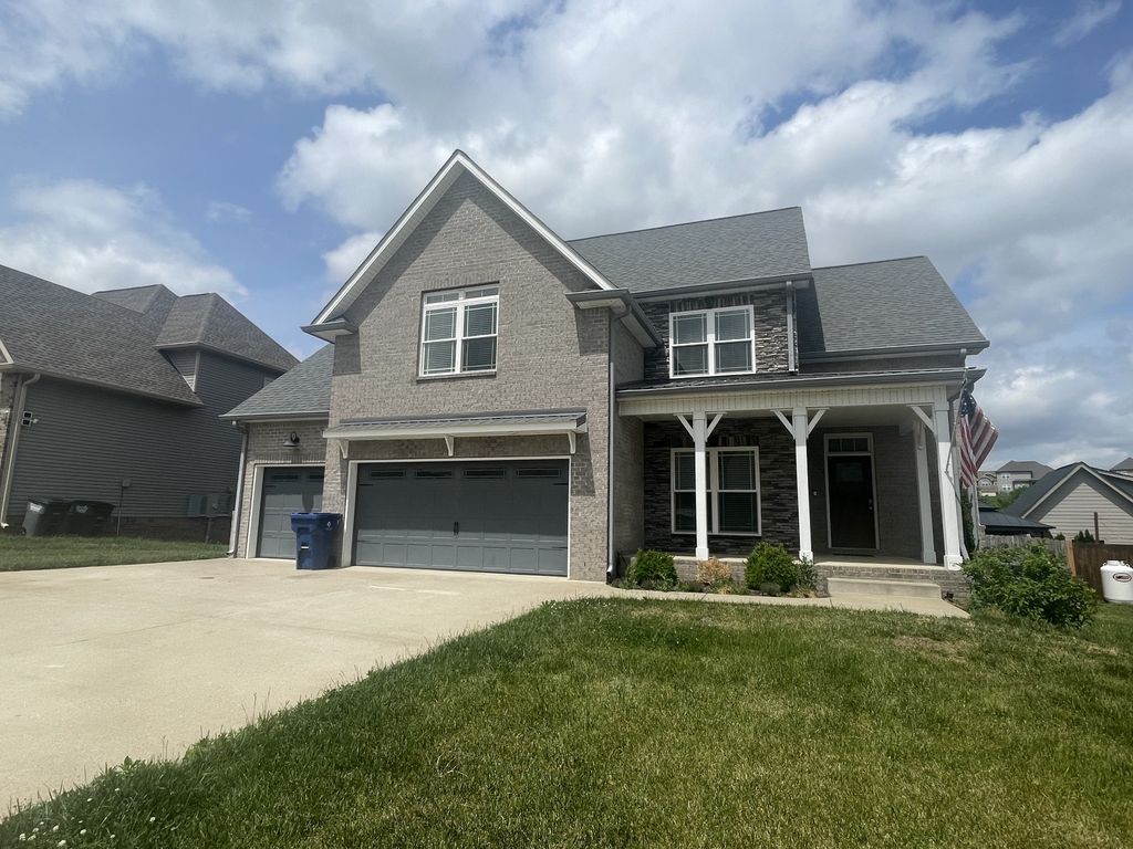 325 Piedmont Pl, Clarksville, TN 37043