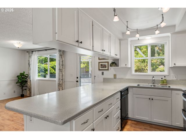 532 WARRINGTON Ave, Eugene, OR 97404