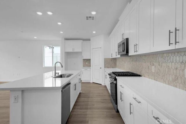 33314 Celadon Avenue, French Valley, CA 92695