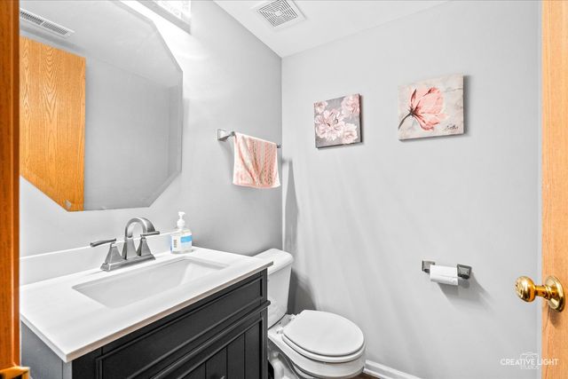 54 Rolling Oaks Road C, Sugar Grove, IL 60554