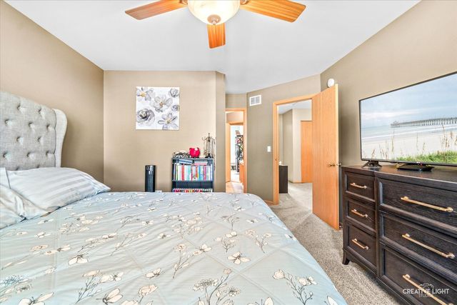 54 Rolling Oaks Road C, Sugar Grove, IL 60554