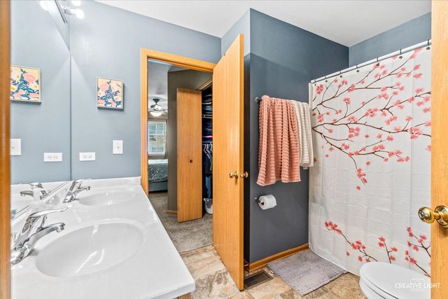 54 Rolling Oaks Road C, Sugar Grove, IL 60554