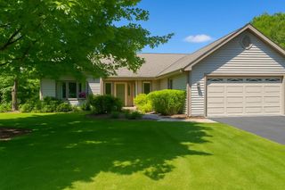 W168N10315 Wild Rose LANE, Germantown, WI 53022